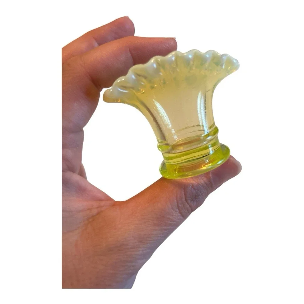 1940's Fenton Mini Fan Vase Topaz Opalescent Ruffled Edge Vaseline GLOWS UV #05